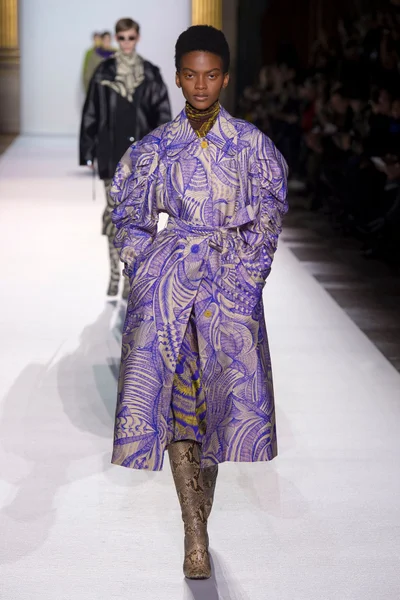 Look 14
